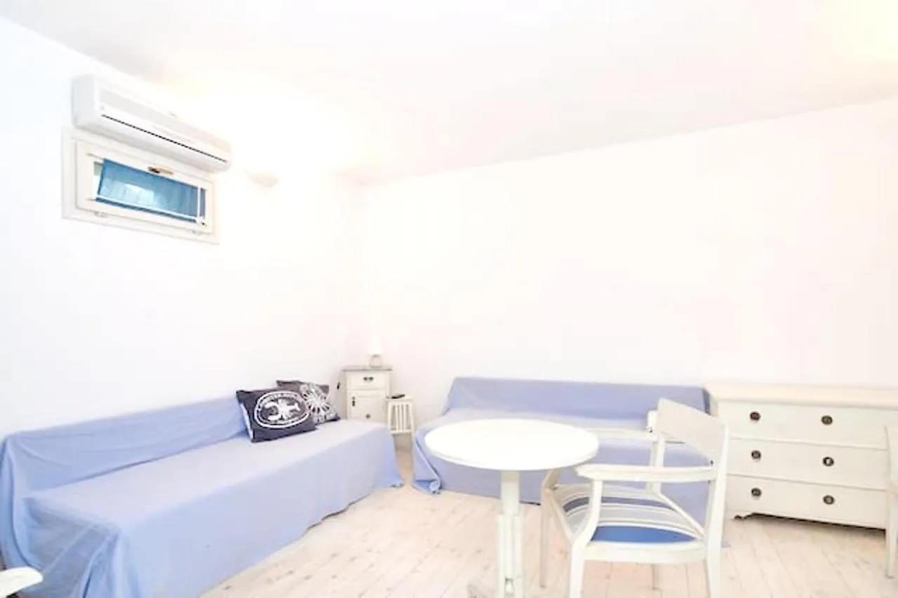 Modern Apartment In Zambratija 90 M²