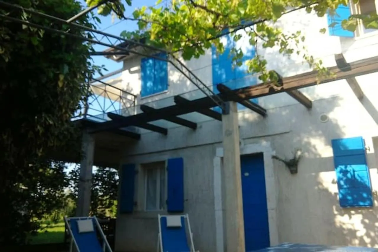 Modern Apartment In Zambratija 90 M²